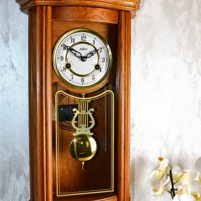 Naprawa zegarów ściennych z wahadłem – serwis zegarów Adler i innych